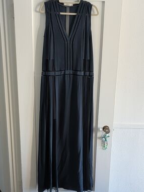 BCBGMaxazria Runway Silk Sleeveless V-Neck Navy Evening Dress